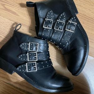h&m black studded boots